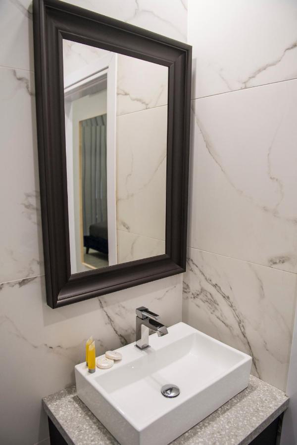 Skin Suites-Luxury Living Nicosia Buitenkant foto